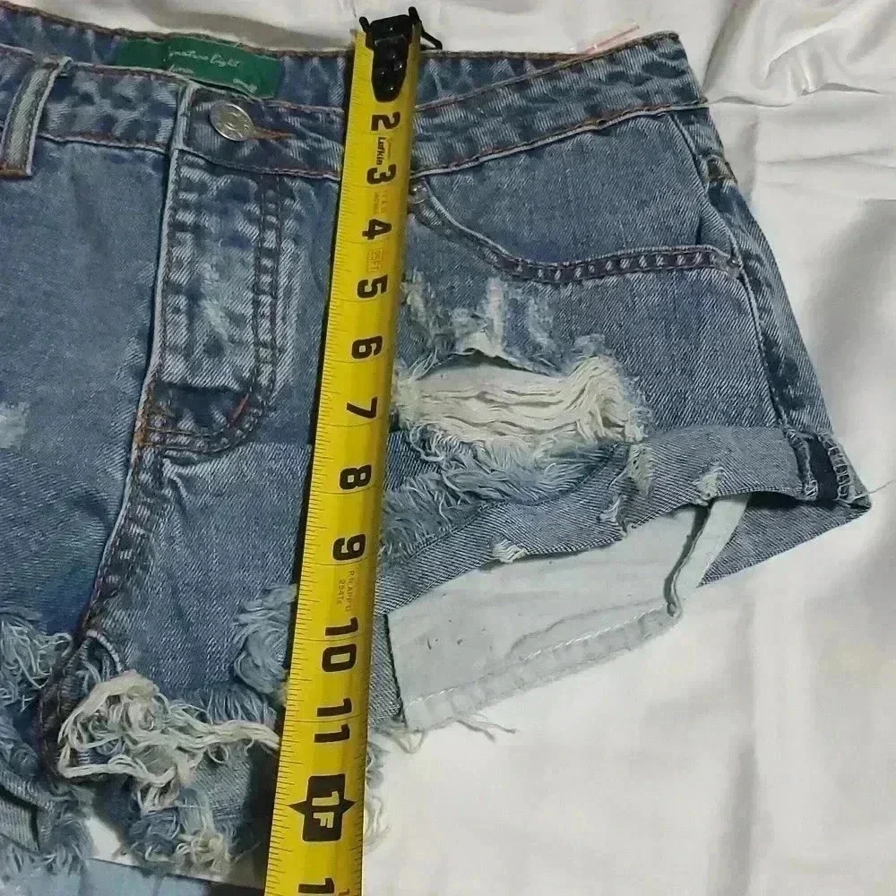 Signature 8 jean shorts
